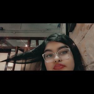 Meet your Posher, Yesenia